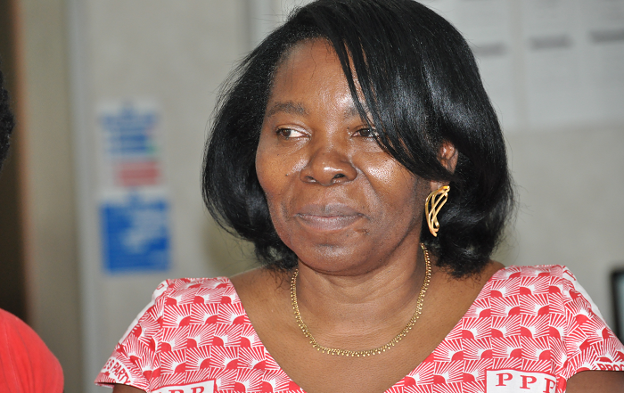  Eva Lokko
